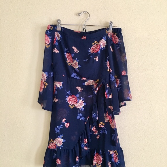 Floral Print Off the Shoulder Dress - Picture 2 of 6
